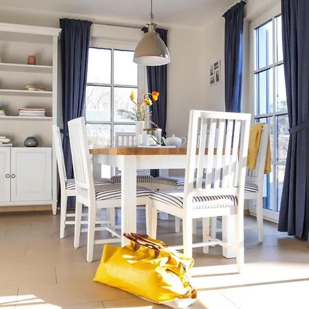 Holiday home Luxushaus Bodstedt Mit Lagunenschwimmen